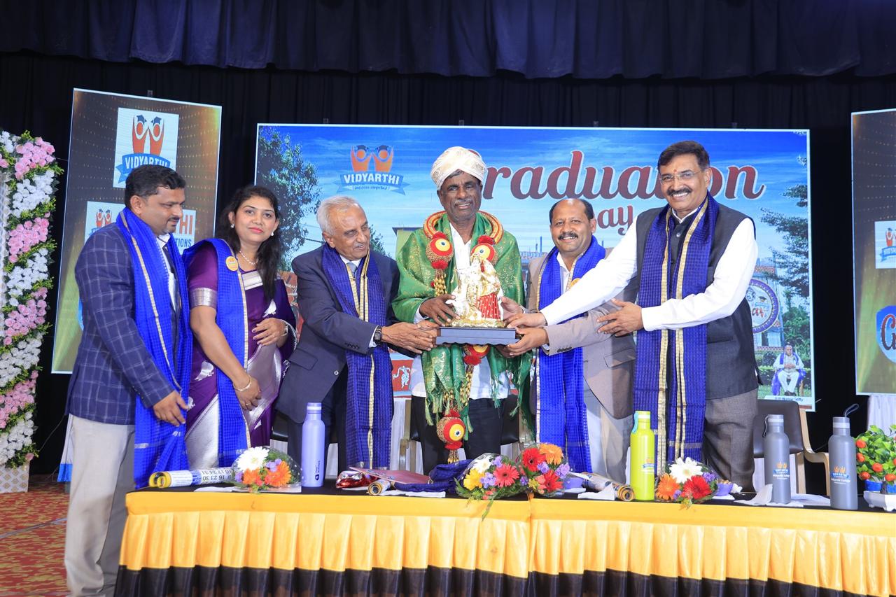 ವಿದ್ಯಾರ್ಥಿ ಗ್ರೂಪ್ ಆಫ್ ಇನ್ಸಿಟ್ಯೂಷನ್ ಆಯೋಜಿಸಿದ್ದ ಗ್ರಾಜುಯೇಷನ್ ಡೇ ಕಾರ್ಯಕ್ರಮ