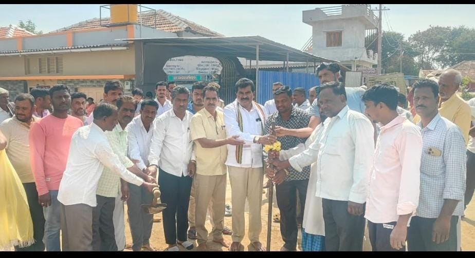 ವಕ್ಫ್ ಬೋರ್ಡ್ ಇಲಾಖೆ ವತಿಯಿಂದ ೪೦ ಲಕ್ಷ ರೂ ವೆಚ್ಚದಲ್ಲಿ ಅಭಿವೃದ್ಧಿ ಕೆಲಸಗಳಿಗೆ ಶಂಕುಸ್ಥಾಪನೆ