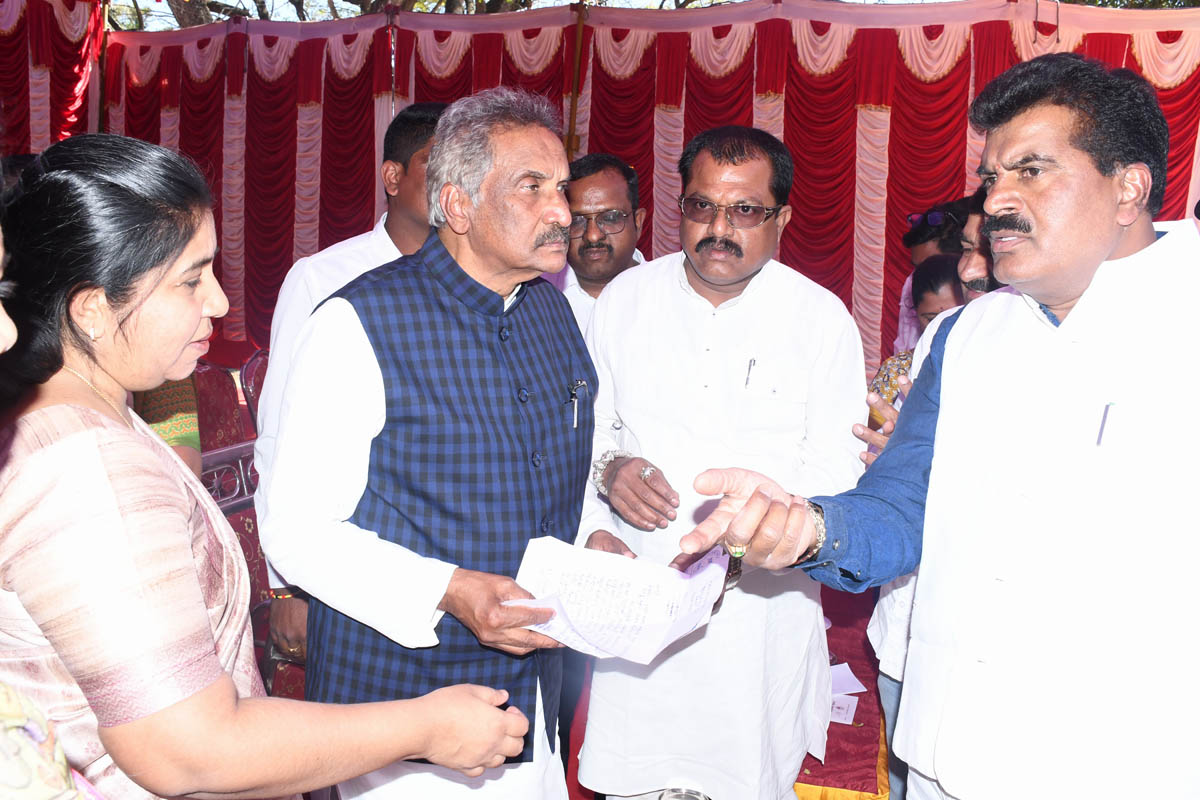 ಜಿಲ್ಲಾ ಉಸ್ತುವಾರಿ ಸಚಿವರಿಗೆ ಮನವಿ